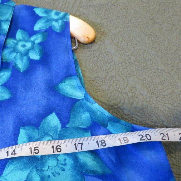 Sleeveless Collared Blouse - Picture 4 of 6